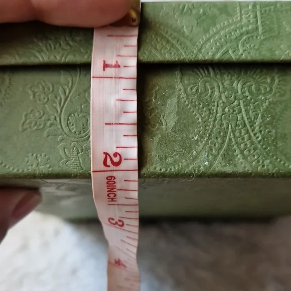 Gucci Olive Green Embossed Gift Box - Picture 7 of 7